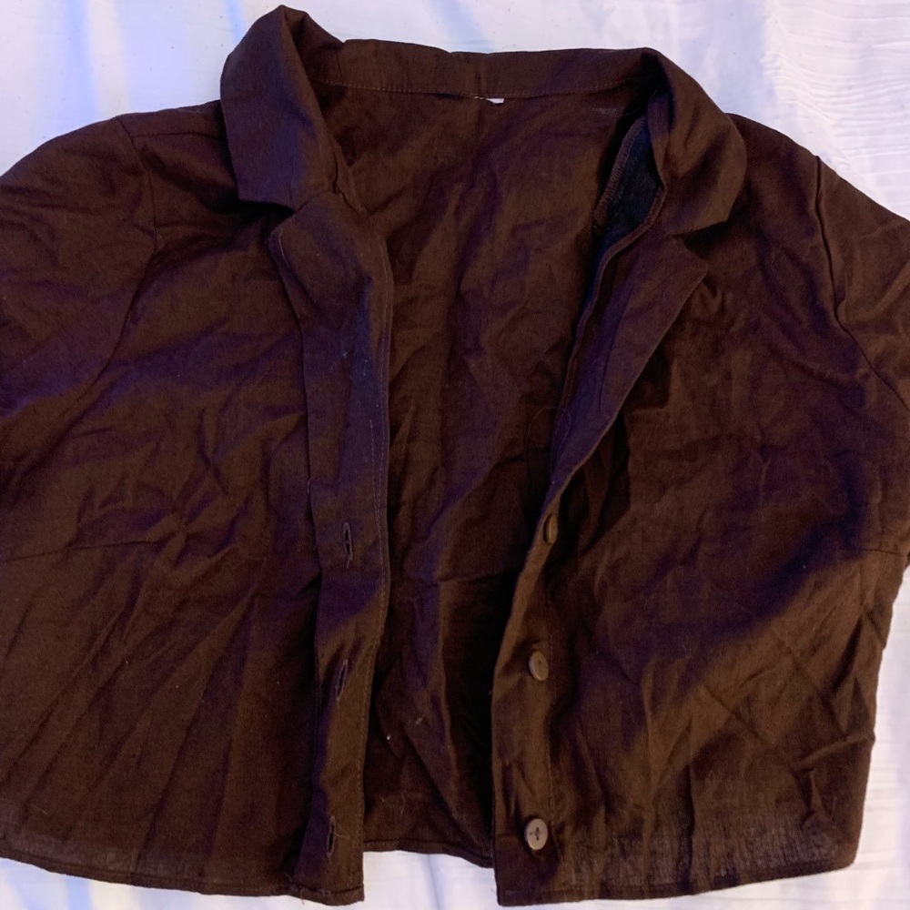 H & M cropped button up